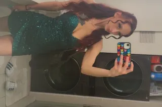 LATE-NIGHT INCALL SPECIALS - FUN SIZED RED HEAD :) AVAILABLE NOW!
