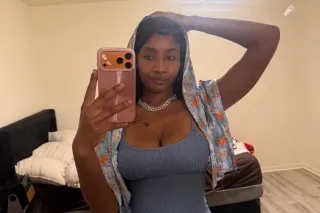 slutty saturday 😘🥰 let me please u available now 😘🥰