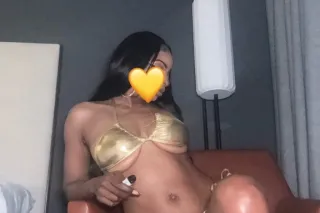 Sweet like Honey cum get a taste 🍯💦