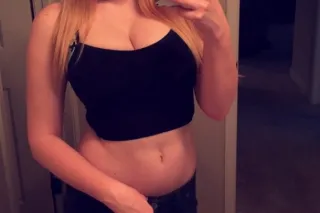 Yummy treat 🍭 craving a naughty fuck buddy 😈 photo 3