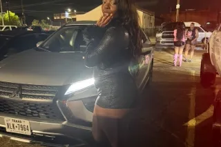 LYFT OR PICK ME UPOTRUCKER FRIENDLY ❤DOING $$ FT SHOWS/PARTY FAVORS/WANNA MAKE CONTENT photo 3