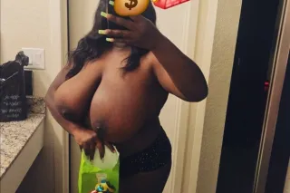 🚘😝👀Hey Guys! yOur ChoColate 🍫⚡ TiTs aRe bAck! cUm anD giVe mE tHat HuGe lOad!!💦 photo 9