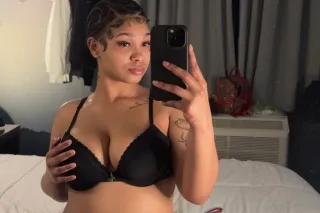 Thick baddie ready to please 24/7😍 photo 4