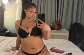 Thick baddie ready to please 24/7😍 photo 7