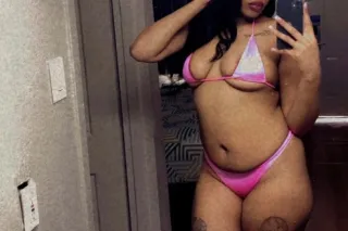 CATCH ME WHILE IM HERE 😏🧞♀🥂💋 photo 8