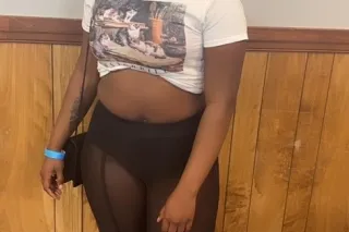 LYFT OR PICK ME UPOTRUCKER FRIENDLY ❤DOING $$ FT SHOWS/PARTY FAVORS/WANNA MAKE CONTENT photo 2