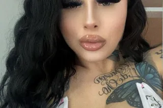 2 SEXY CURVY TATTED LATINAS 👩🏻👩🏻 photo 5