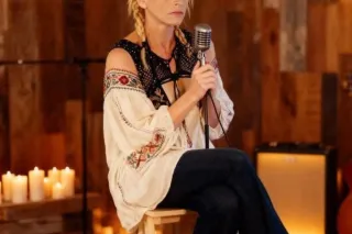 TALL BLONDE BEAUTY photo 4