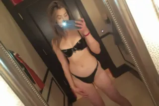 tall slim thick snow bunny photo 5