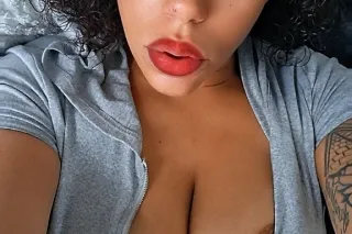🤩🤩Spanish babe🤩🤩🤩Reading 😛😛😛 photo 4