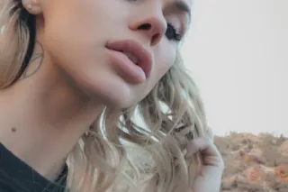 LATE NIGHT FACETIME SHOWS HALF PRICE (; photo 8