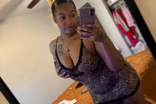 Come visit Hazel 🍯😍 photo 2