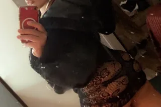 light skinned thick big booty good head and pussy 🍑💦👅 photo 2