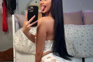 Hispanic beauty! Outcall only! call or text me! 😘 photo 4