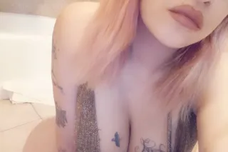 Purrrfect playtime with Katt photo 12