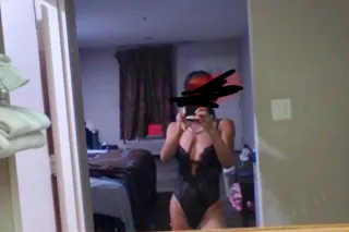 OFF CONLEY..OUTCALL ONLY IF U PROVIDE RIDE AND ON THE EAST(HOUR...WHO .TRADE FOR.A ROOM photo 2