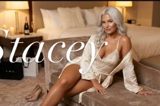 Sexy Snow Bunny Stacy fetish friendly photo 2