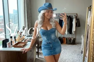 Sexy Snow Bunny Stacy fetish friendly photo 5