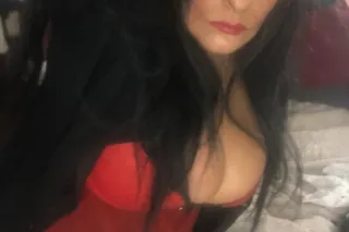 {{79 ROSES SPECIAL IINCALL TODAY ONLY CARDATE AND OUTCALL SO COME RIDE WITH ME }}""( CARDATE IS AVAILABLE. OUTCALL OPTION IS AVAILABLE IF YOU UBER ME TO AND FROM YOUR PLACE PLUS OUTCALL ROSES INTHE PAST photo 10