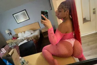 THICK ASS REDBONE😻. COME HAVE FUN. FACETIME MANDITORY 🚫NO BARE🚫KISSING ✅MASSAGES ✅INCALLS ✅OUTCALLS. NO GAMES‼. text me for more information💋.