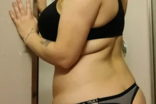 Come over baby. I don’t bite… much. Available now. Fife incall photo 4