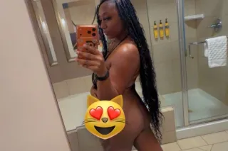 sweet & petite 💕🫦ebony dolll wet & slipperyyyy 💦2 girl special tonight