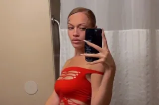 who doesnt like hennessy🍸🥃 4'11 fun size barbie Outcalls/Cardates Available