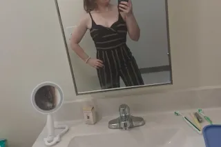 petite and discreet photo 4