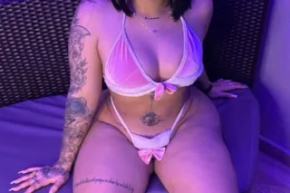 Available to please you 24/7 in your fantasies😍