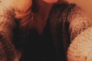 BlondeBombshell photo 3