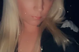 Natalie Sky Hot Sexy Blue Eyed Blonde
