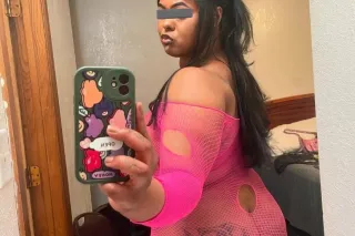 30mins from Milwaukee $200+ Sensual Girlfriend Experience photo 2