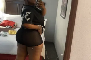 HOTTEST, THICKEST & JUICIEST NEAR YOU 🥂🏆 photo 6