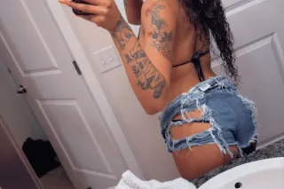 COME SEE ME FOR MY SHORT STAY💦💋 photo 2