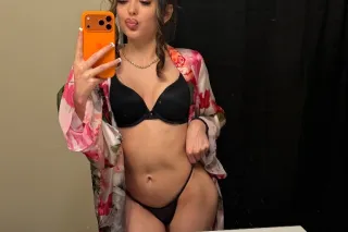 Cum enjoy a luxury one on one unforgettable experience with an exotic petite babe💋 photo 4