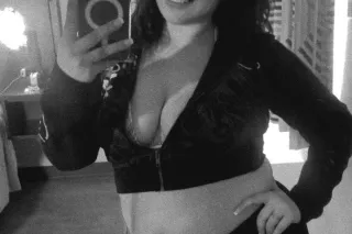 same white girl you have a fantasy for just a diffrent city come see why its wetter and better 🐇💦 photo 4