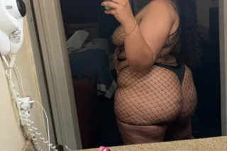 wanna be treated as royalty🤴🏻come have some fun with the Princess 👸🏽 photo 8