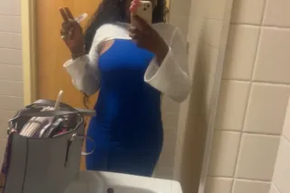 im the girl you looking for photo 4