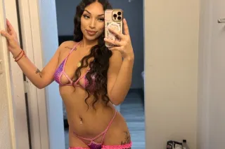 Available for INCALLS & OUTCALLS, ask about my facetime shows🥰