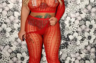 Curvy Blonde Seductress. Your New Favorite Treat photo 5