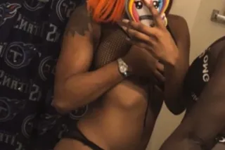 Im backk 😘 Lets have a good time & unwind 🍆💦 photo 2