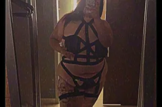 SEXY LATINA photo 2