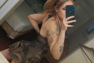 Cute Tall White Girl 😍💦 hosting all night! photo 5