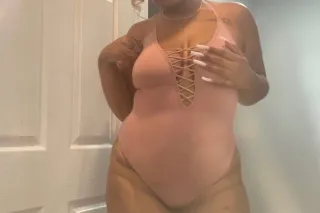 18, 5'10, lightskin & stacked with 38DD 😘curves you won't forget# READY AND AVAILABLE: photo 4