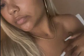 18, 5'10, lightskin & stacked with 38DD 😘curves you won't forget# READY AND AVAILABLE: photo 6