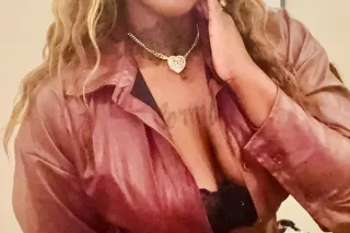 Beauty, Brains & A Little Bit of Trouble photo 6