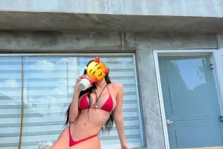 chica sexy dispuesta complacer todos tus fetiches photo 3