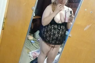 Thick in the waist and Pretty in the face. come play photo 7