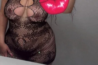 outcalls w/ your fav redbone 🙈💦 photo 2