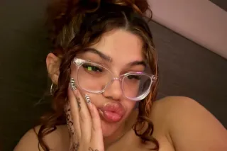 2 girls cum have some fun 🤍😍